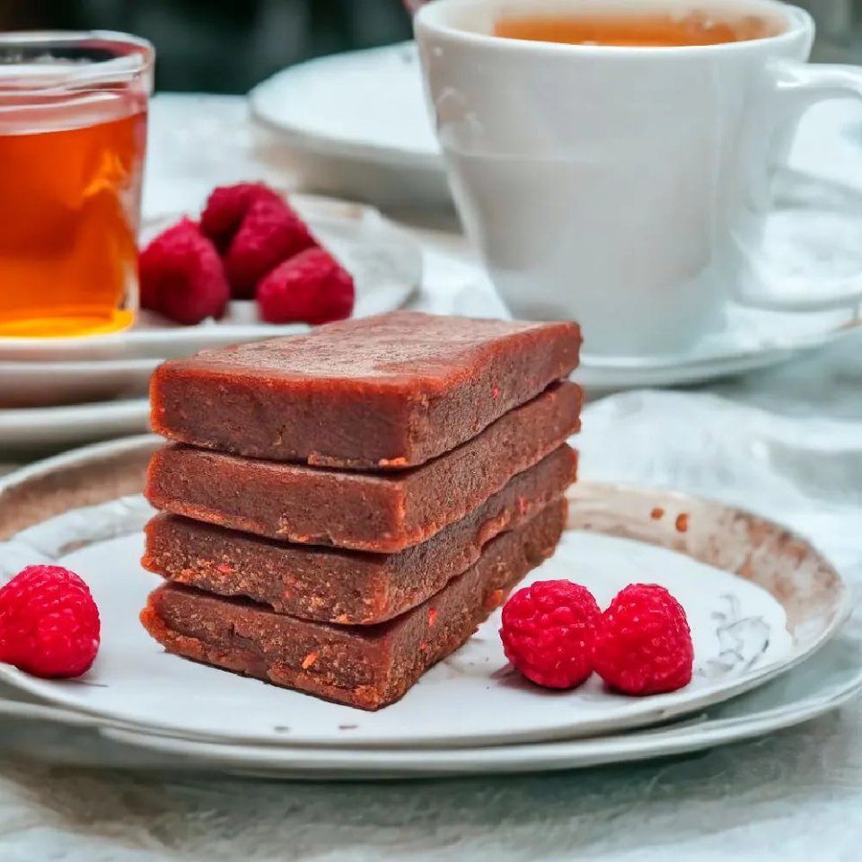 raspberry-date-bar